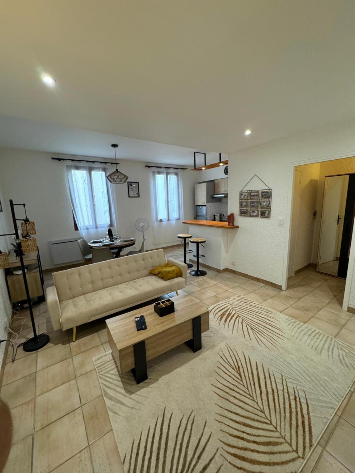 Charmant Appartement En Hypercentre De กัสเตลโนดารี ภายนอก รูปภาพ